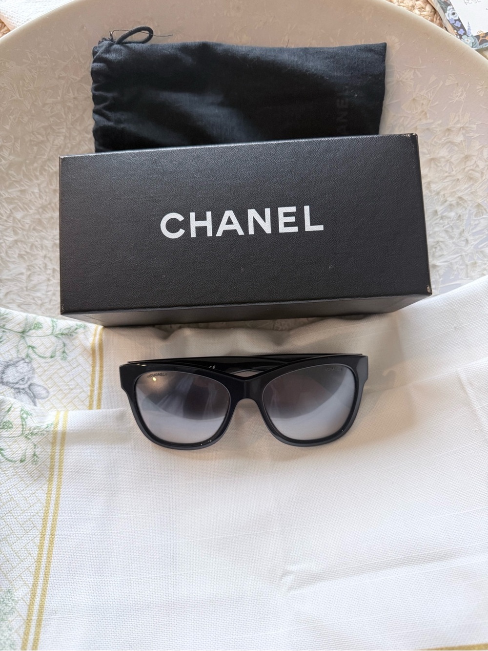CHANEL Black Cat-Eye Sunglasses with Gray Gradient Lenses